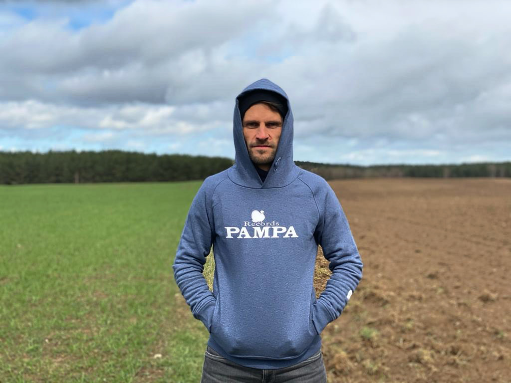 djdavedk's tweet photo. News coming soon. 🎶🎧🔈🦃
:
@PampaRecords #pamparecords #davedk https://t.co/5dOCp64jAQ