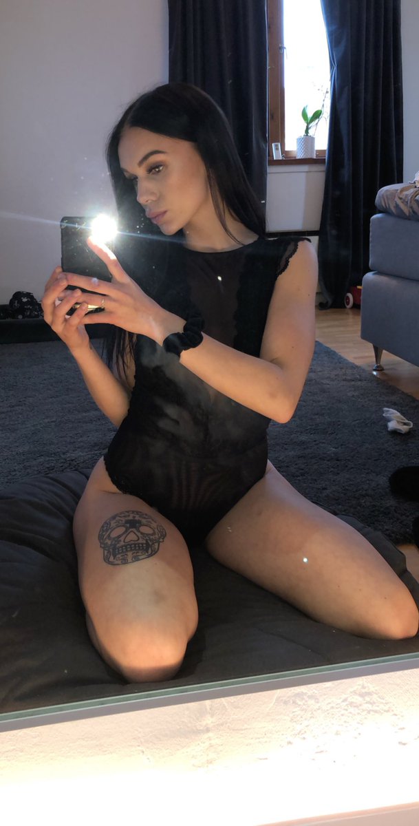 CourteauxAmelie's tweet photo. Je vous attends en privé✨ https://t.co/zjoJtUPFux