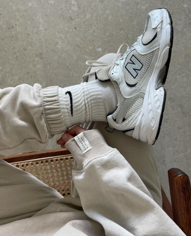 i_dealwear's tweet photo. C'est beau c'est dispo et c'est sur Foot Locker !

New balance 530 (99€)
#bonplan #sneakers #ootd 

Lien >> https://t.co/lHisFuJYhs https://t.co/wQjgexCWsy