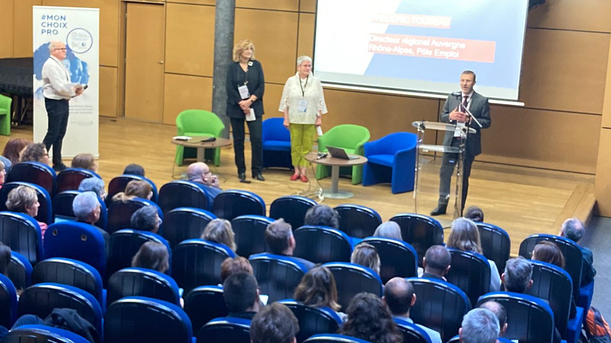 🗣️ <a href="/TOUBEAUfred/">Frédéric Toubeau</a> « Se projeter dans l’#entreprise du 21e siècle, c’est se réinterroger sur nos pratiques existantes : la #formation doit aussi se réinventer pour être au plus proche des usages et des attentes des apprenants et des entreprises »
