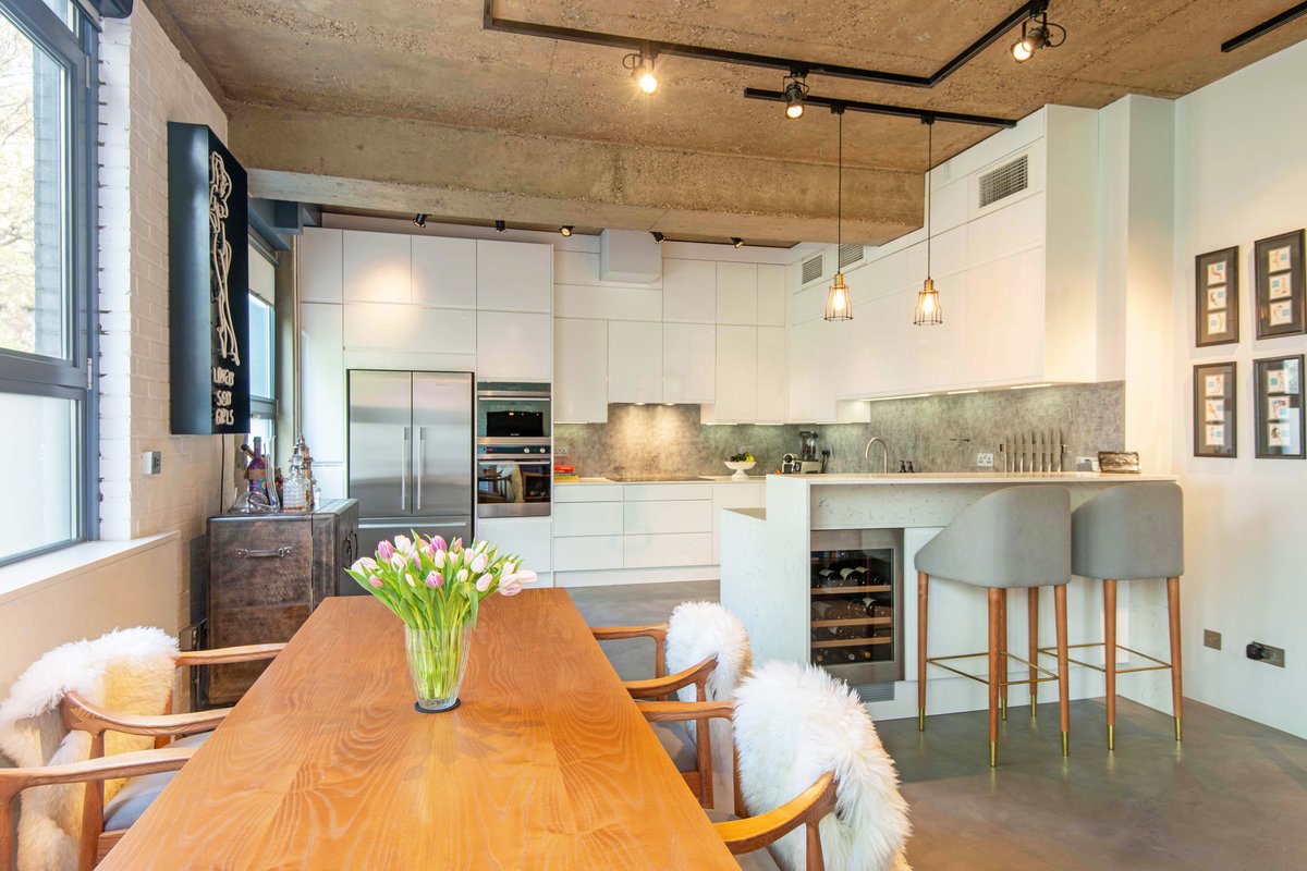 marcofugaccia's tweet photo. A fine Clerkenwell loft apartment for sale @hurfordsalvicar huge interest with multiple bids. If you are looking to sell we would be delighted to advise and help you #property #clerkenwell #apartment visit https://t.co/QDi8mG7yLi to see all our listings @OnTheMarketCom https://t.co/L2BDfp57uZ