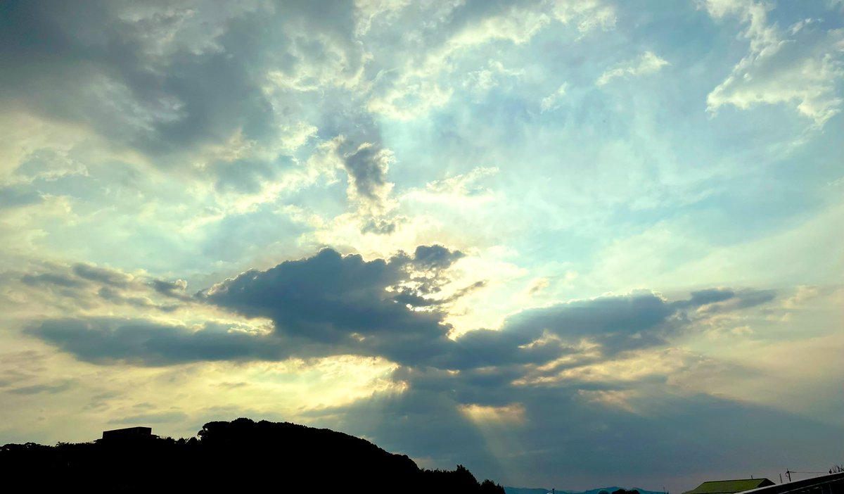 ゴールデンウィーク最後の空って感じ