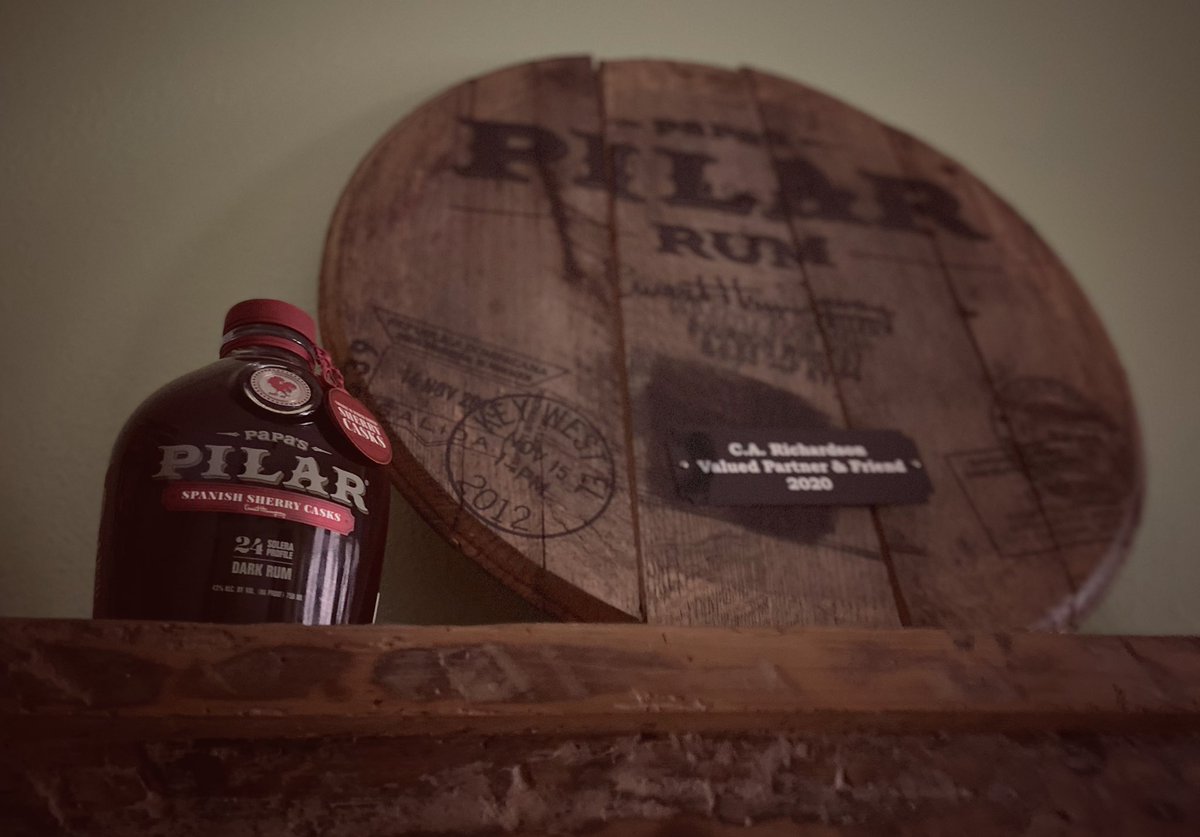 FlatsClass's tweet photo. My favorite #rum and the only one on my bar at home… @papaspilar #bestrum #hemingwayrum #papawouldbeproud https://t.co/usLYJT0zwJ