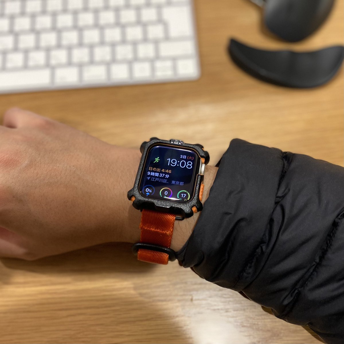 withanyoneelse8's tweet photo. Apple Watchにイカついケースをつけた。改札通るとき勢いよくぶつけることが多いので守らないと。
#UAG #DSPTCH https://t.co/B1DMVab55q