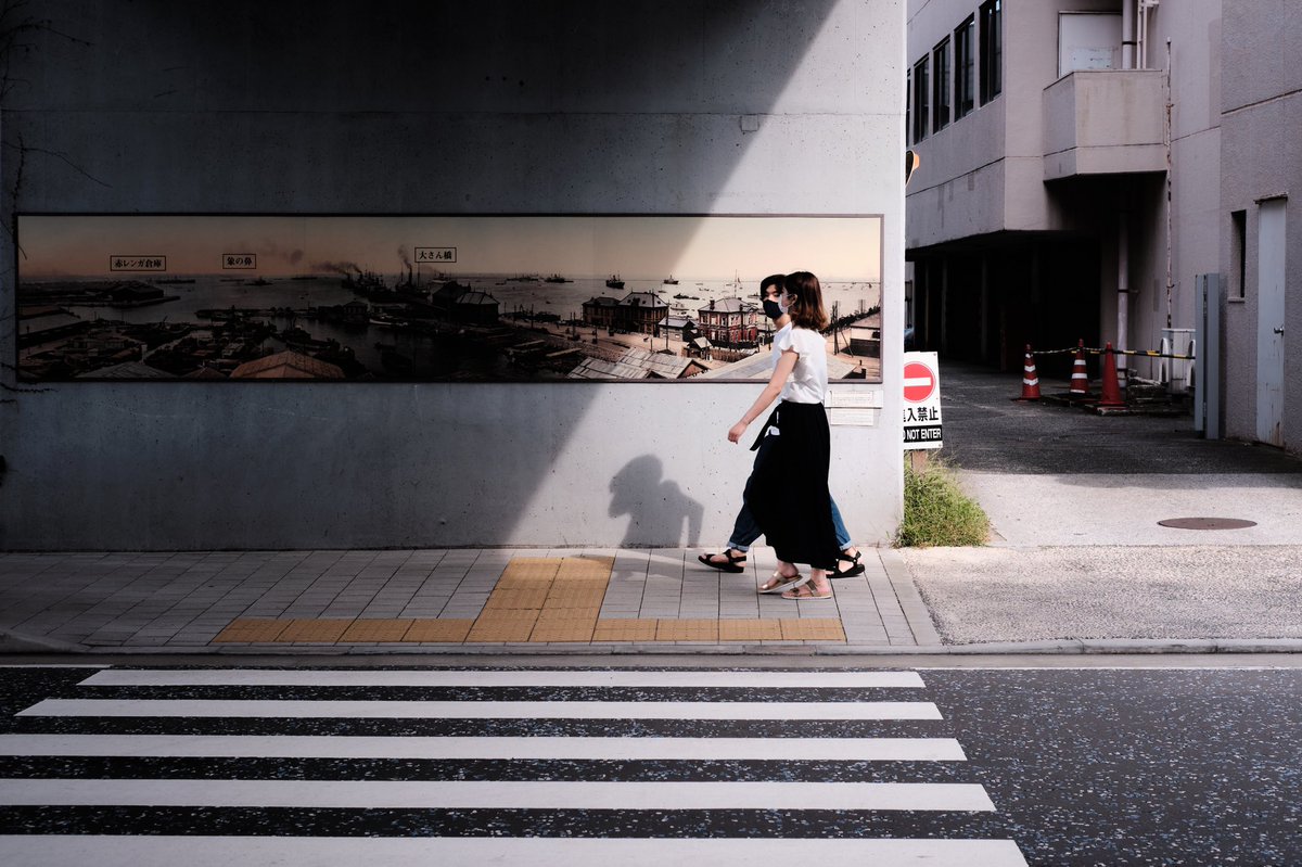 Yokohama.
July/2021.
dansuzukiphotography.com

#japan #streetphotography #yokohama #streetphotographyjapan #everydaylife #streetphotographer #fujifilm #fujilove #streetsnaps #10yearsofxmount #framelinesmag #spicollective #yokohamastreets #shadows