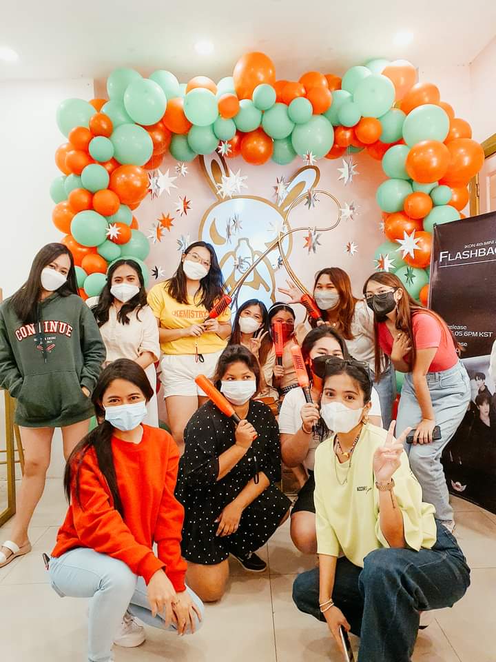 bobheedotcom's tweet photo. THANK YOU DAVAO iKONICS 🥳♥️ 

iKON IS BACK | BUT YOU MV
#BUTYOU_iKON #아이콘_너라는이유
#FLASHBACK_RELEASE_DAY
@YG_iKONIC #iKON  #아이콘 https://t.co/gebA8Vr1yd