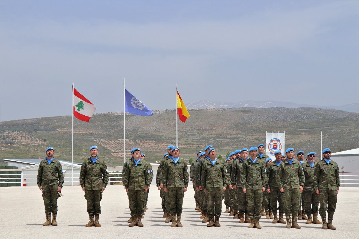 EMADmde's tweet photo. Los artilleros del @EjercitoTierra🇪🇸 desplegados a lo largo y ancho del mundo🇹🇷🇱🇻🇱🇧 recordaron ayer a los siempre presentes capitanes Daoiz y Velarde, manteniendo vivas las tradiciones de su Arma más alla de nuestras fronteras.
#MOPS https://t.co/AXWxCF7ofi