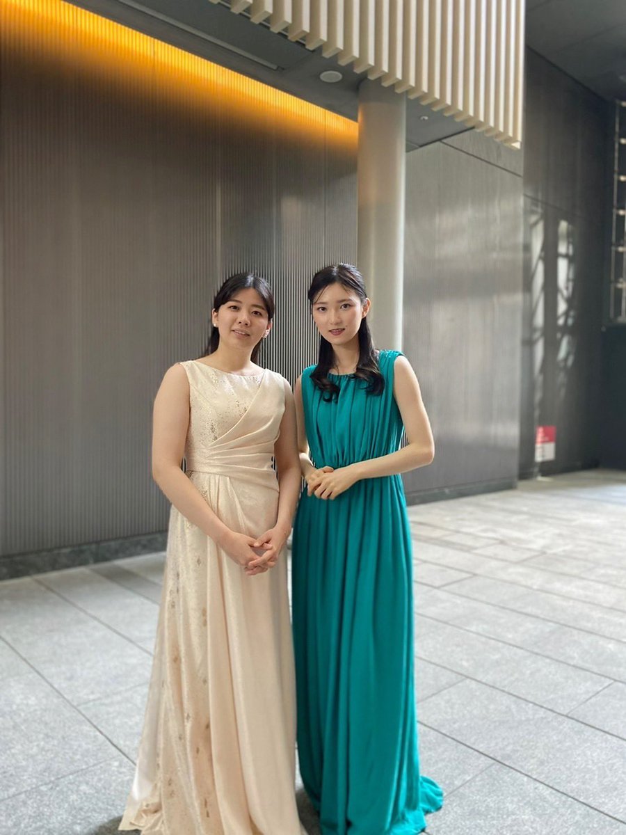 Aki_Mochizuki_'s tweet photo. 丸の内ミュージックフェスティバル、安田理沙ちゃんとの初共演でした〜✨
彼女から次々と溢れ出る音楽に乗っかっていたらあっという間に終わってた😂
これから1年間、一緒に勉強するのが楽しみ！

お越しくださった皆様、足を止めてくださった方、ありがとうございました😊 https://t.co/W1WJs4XOHj