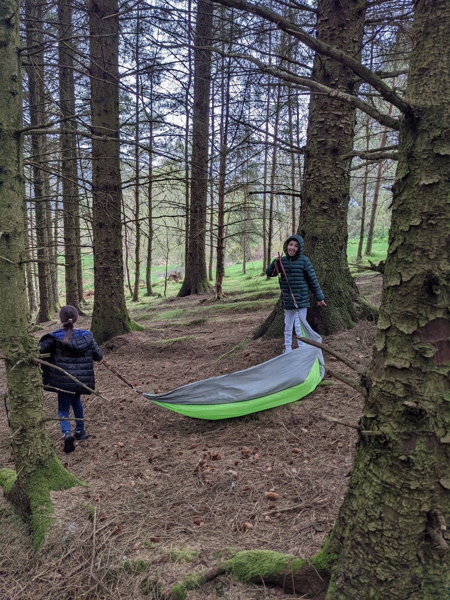 Look how good these hammocks were that some of our @ysortit mentees managed to set up. Done it with no help at all and working in pairs! Great team work at the end of a fun filled day 👏🌲