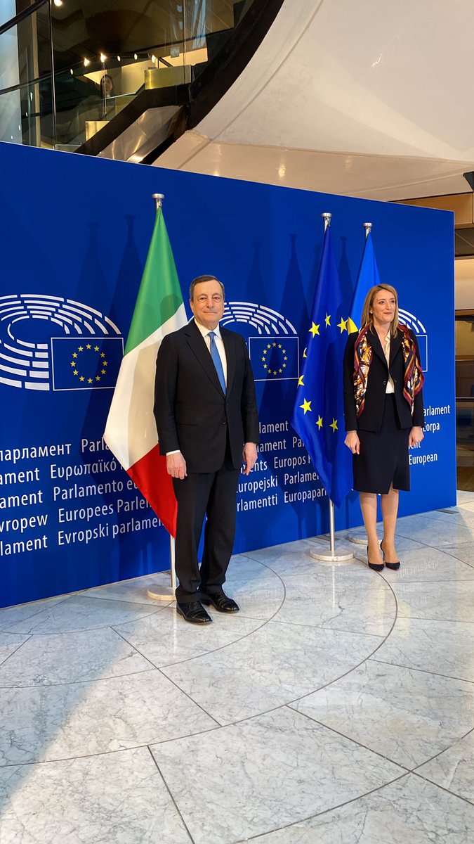 Draghi a #strasburgo: dobbiamo avere il coraggio di riformare i Trattati. Per gli investimenti di lungo periodo, compresa la difesa, il modello è quello del Next Generation Eu. #EPlenary #Draghi