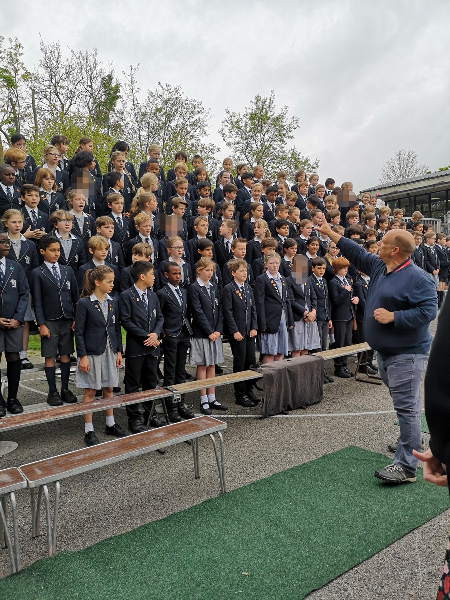 LaxtonJunior's tweet photo. If you know, you know! #WeAreLJS #WholeSchoolPhoto #SayCheese #LookThisWay https://t.co/ZfaJR4p3NE