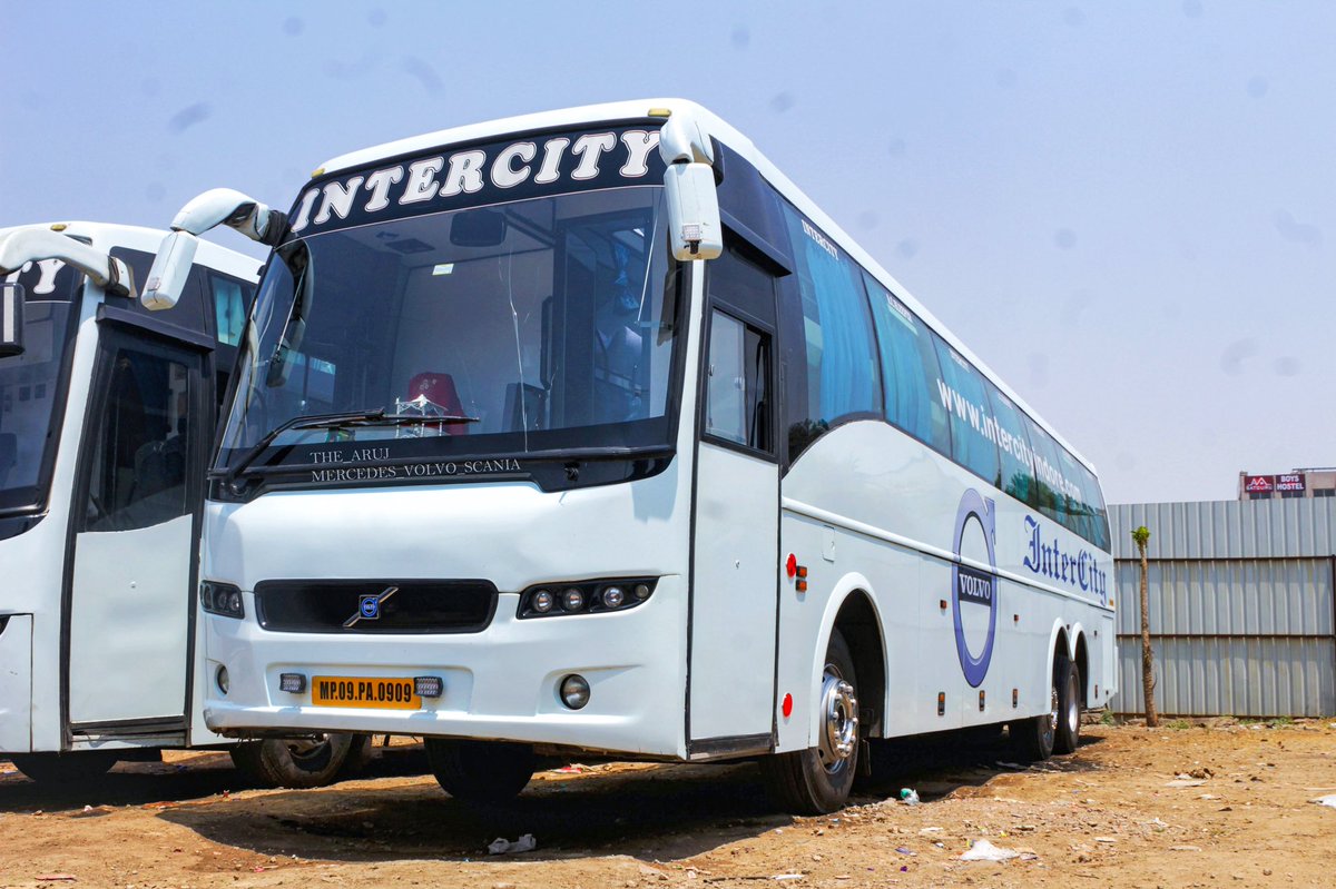 ARUJ_GURAV's tweet photo. INTERCITY VOLVO B9R BUSINESS CLASS 1*1 AC SLEEPER OF INDORE-PUNE ROUTE .
.
.
.
. 

#pune #kolhapur #mumbai #india #karnataka #bangalore #bengaluru  #travel #tourism #Telangana #Maharashtra #bus #PhotoOfTheDay #photography #india #BusSimulator21 #scania #volvo #VolvoIndia #acvolvo https://t.co/QBMF7XYziK