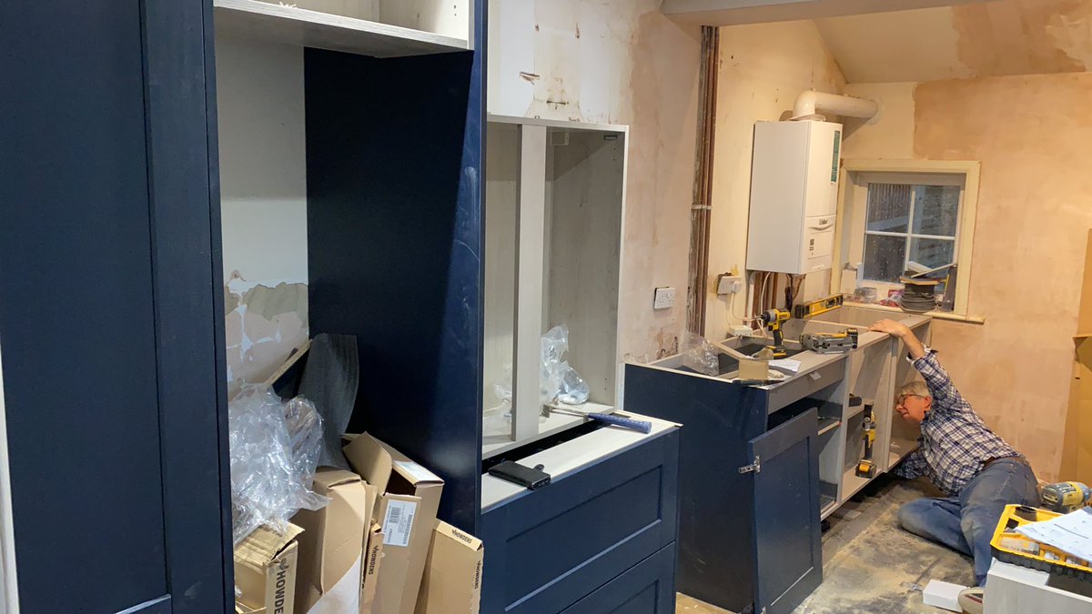 CheamCo's tweet photo. Newly finished kitchen in ashtead. To get your new kitchen designed and fitted by cheamplumbingco contact us on the socials or call 07711227511 https://t.co/ZmK3PSG02O