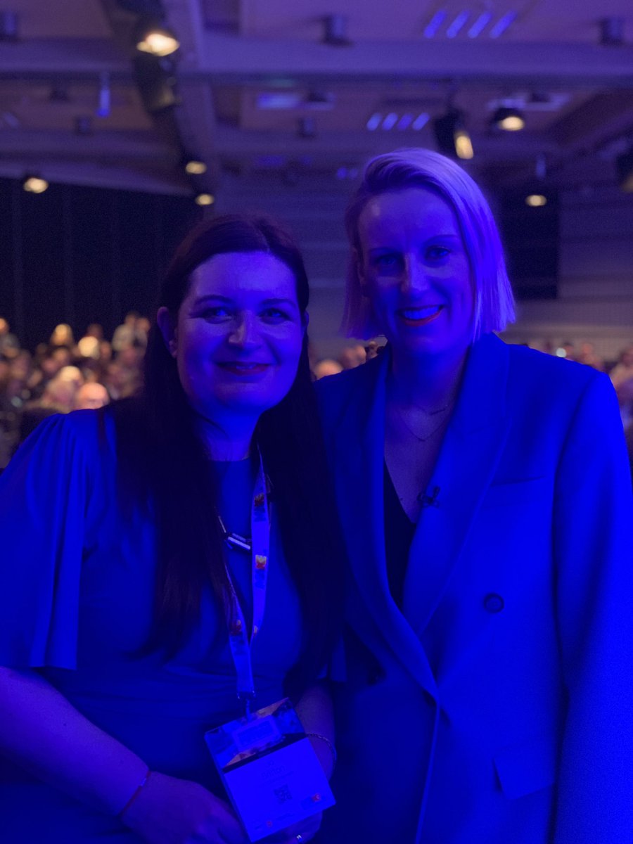 The fabulous <a href="/StephLunch/">Steph McGovern</a> always championing #ukmfg and such a great host of <a href="/MakeUK_/">Make UK</a> Manufacturing Conference. 9 years ago and today, #makeuk2022 #manufacturing