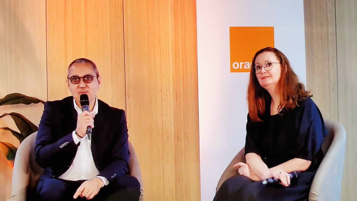 En direct de Lyon avec nos collaborateurs de l’Unité de Service Client Grand Sud-Est ! Leurs témoignages, est la preuve que l’entraide et l’expertise, en interne, sont essentiels pour une relation d’excellence avec nos clients. Bravo !
<a href="/OrangeAuRA/">Orange Auv-Rh-Alpes</a> <a href="/OrangePACA/">Orange PACA</a> #ExperienceClient