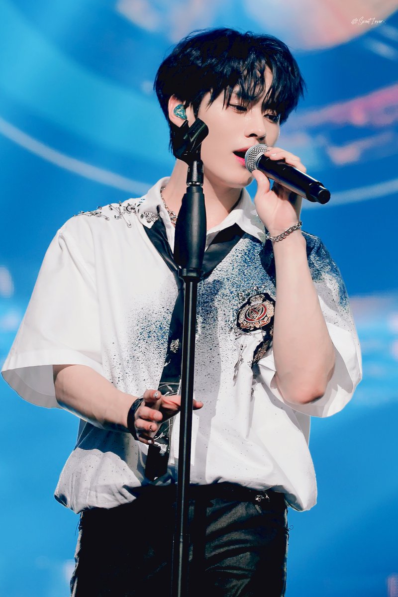SweetLover_1025's tweet photo. 220430  HQ
  
#Straykids #스트레이키즈  
#Leeknow #리노 https://t.co/4OsltlVat6