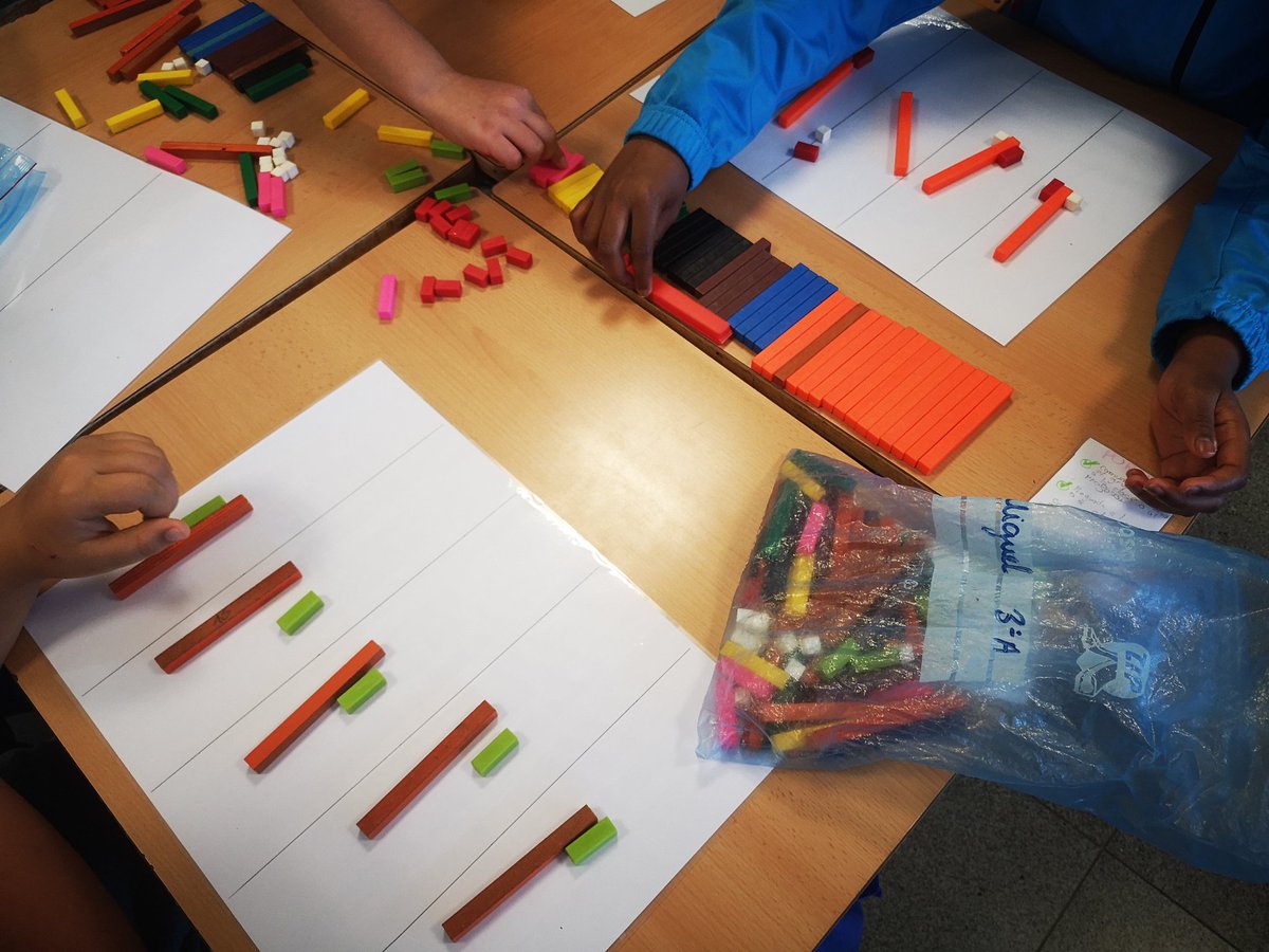 marcos_oaoa's tweet photo. Matemáticas OAOA.
3° Prim
División (reparto en partes =)
Estaremos 3 semanas con esto
El alumnado "sólo" hará manipulativo.
Yo,el profe,iré escribiendo el lenguaje simbólico.
El problema es que la escuela no tiene tiempo para esto 
¿Y las fichas? (Te dirán muchos, y las familias) https://t.co/UljwQ8gknU