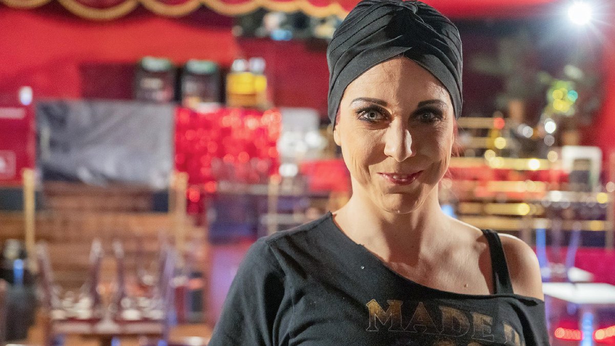 Unsere Reeperbahn-Reportage ist jetzt online. Auf St. Pauli haben wir Burlesque-Tänzerin Eve, Heilsarmee-Kapitänin Mareike und Fotografin Miriam.

🎬 mk-ol.de/OhneFilterReep…