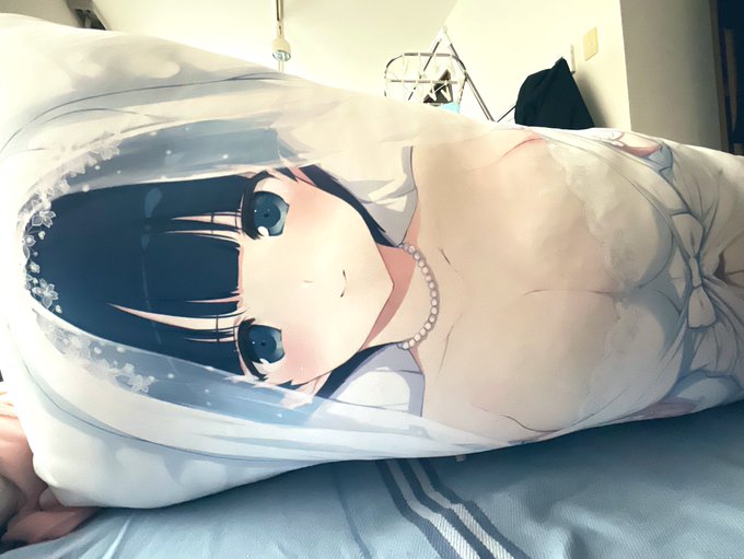 今朝起きたら隣で夜桜ちゃんが微笑みながら私の寝顔を眺めていました。控えめに言って結婚したい...あ、もうしてたわ
#閃乱カグラ #シノマス #夜桜ちゃん 