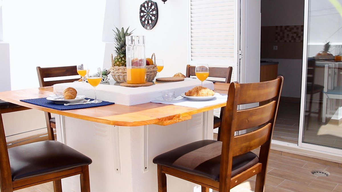 ALgestALgarve's tweet photo. ☀️🏖☀️COME AND SPEND A FEW DAYS IN THE ALGARVE☀️🏖☀️
A spectacular 2 bedroom house very well located in the center of the Ferragudo village.
 https://t.co/VF1Spp773y
#ALgest #visitalgarve #algarve  #family  #casadeferias #descanso  #holidays #follow #like #holidayrental #summer https://t.co/S37IYFgLdv