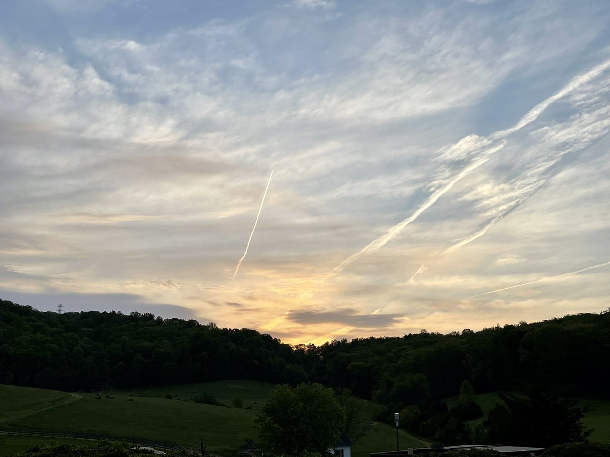 Crozetwx's tweet photo. #Crozet pretty sunrise thisAM, 80’s next three days and then a front late week Fri/Sa for soaking rains.   Mow while you can! https://t.co/SWR1yymQwK