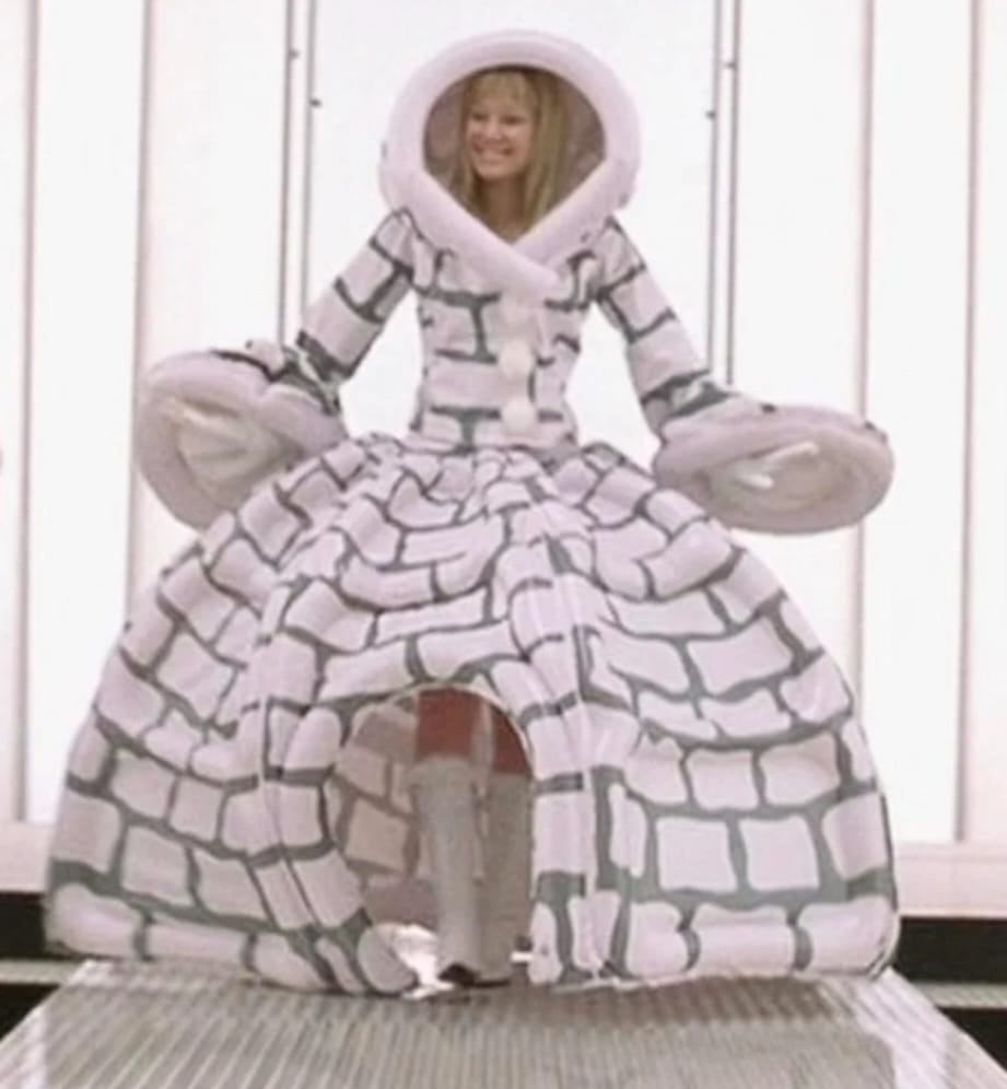 alessia_aimetti's tweet photo. Met gala 2022 who wore it best: Gigi Hadid or Lizzie McGuire? https://t.co/IXyEc5NFeo