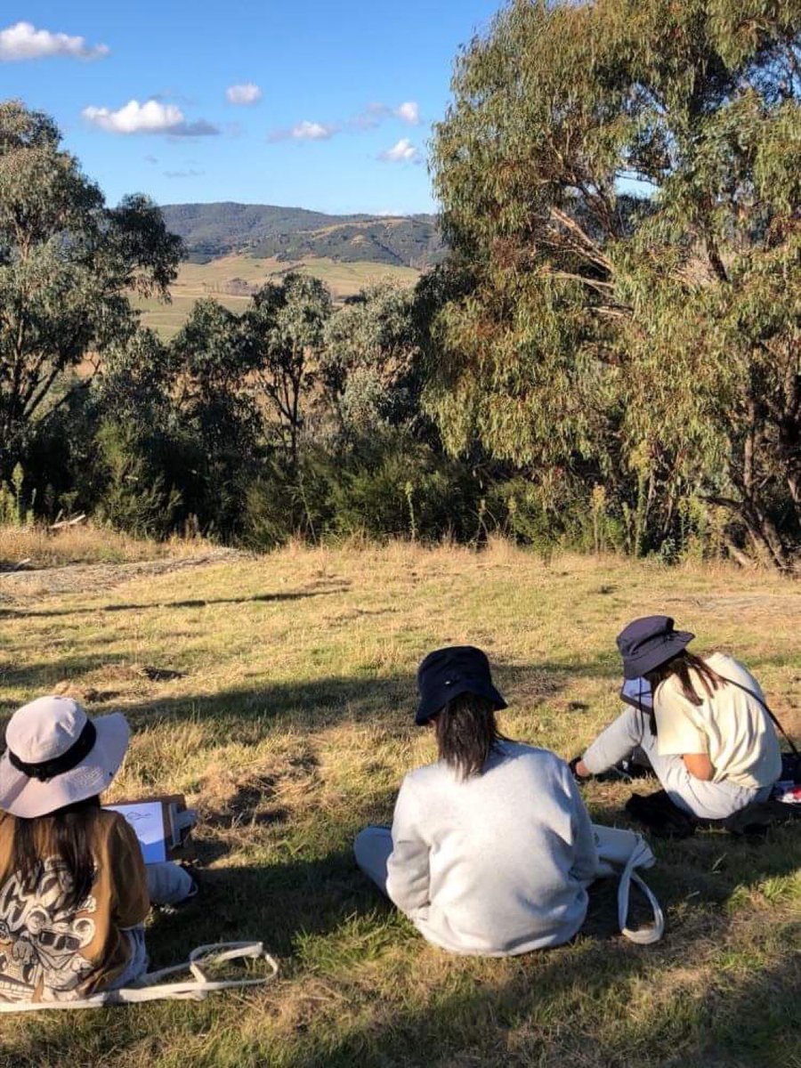BirrigaiEdu's tweet photo. Creating on Country is another @BirrigaiEdu program Yr 6 students from @kaleenps participated in today! After going on a bush walk through our gorgeous site on Ngunnawal Country, they sat for some mindfulness, charcoal drawing &amp; creating with clay @ACTEducation #OutdoorEducation https://t.co/moTI4VXQCt