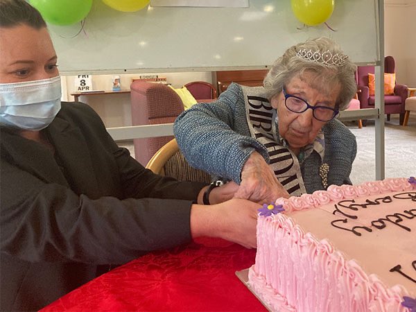 RFBIAgedCare's tweet photo. A big happy birthday to Beryl, who recently celebrated her 101st birthday at RFBI Berry Masonic Village. Beryl has lived in our Village for the last 5-years and has always celebrated her birthday in style. 🎉

🎂 https://t.co/qcpYzDChRf