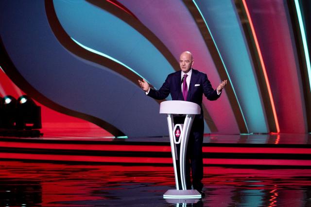 lequipe's tweet image. Les ouvriers de la Coupe du monde au Qatar peuvent être « fiers » de travailler, selon Gianni Infantino ow.ly/rsRe50IXviM