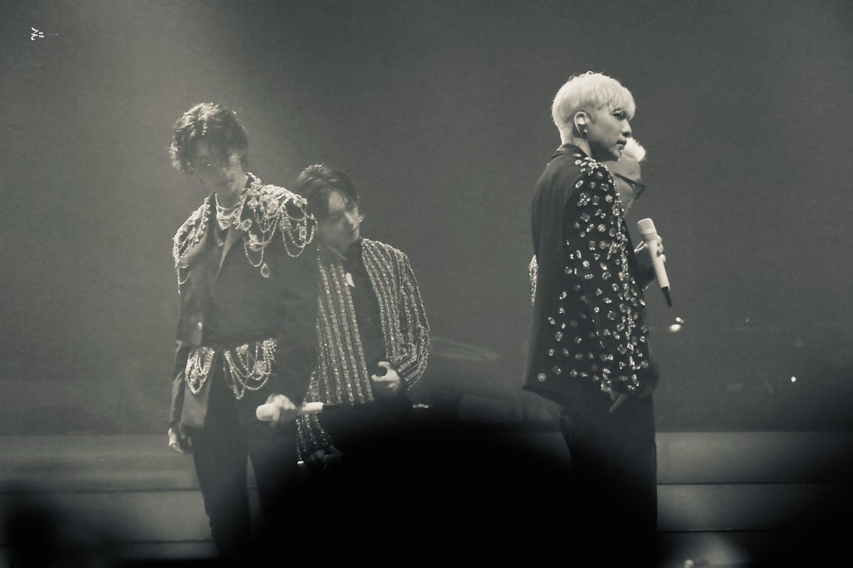 ZealChap_0819's tweet photo. 220430 위너 HQ

💙💙💙💙

#위너 #WINNER 
#CONCERT #THECIRCLE 
#강승윤 #김진우 #송민호 #이승훈  
@official_hoony_ @official_mino_ @official_jinu_ @official_yoon_ https://t.co/VIuKkaFLAw