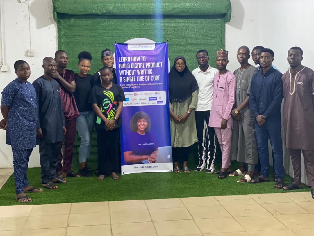 HammedSulyman3's tweet image. The level of interaction between @nocodeacademy_  staff and students is cordial and superb 🤝. During and after Friday&apos;s class we took these awesome pictures.
#NoCode #nocodeacademy_ #malhub