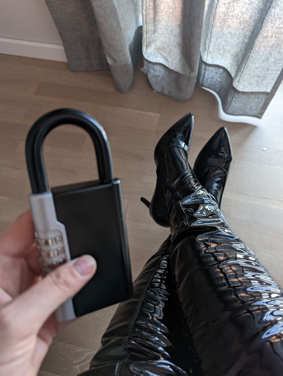 KG RT Game 
mit meinem Sklaven <a href="/Spaetzle13/">Spaetzle</a> 

Lasst ihn lange eingesperrt 

6h/1d/1d 

10 Kommentare pro Person

bis 04.05.2022 08:00 Uhr