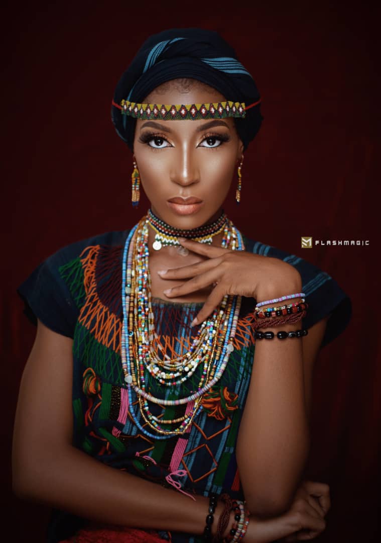 OnyxmodelzNG's tweet photo. Which is your best slide? I go for 3✔️🤗
.
@joechisom  in #eidfitr portraiture for @flashmagic_ 💃💃💃🔥🔥🔥
.
.
#eidmubarak #portrait #oriental #arewabeauty #models #kadunamodel Rihanna ShopRite #ilorinshoprite Kuda https://t.co/k9UN835OXo