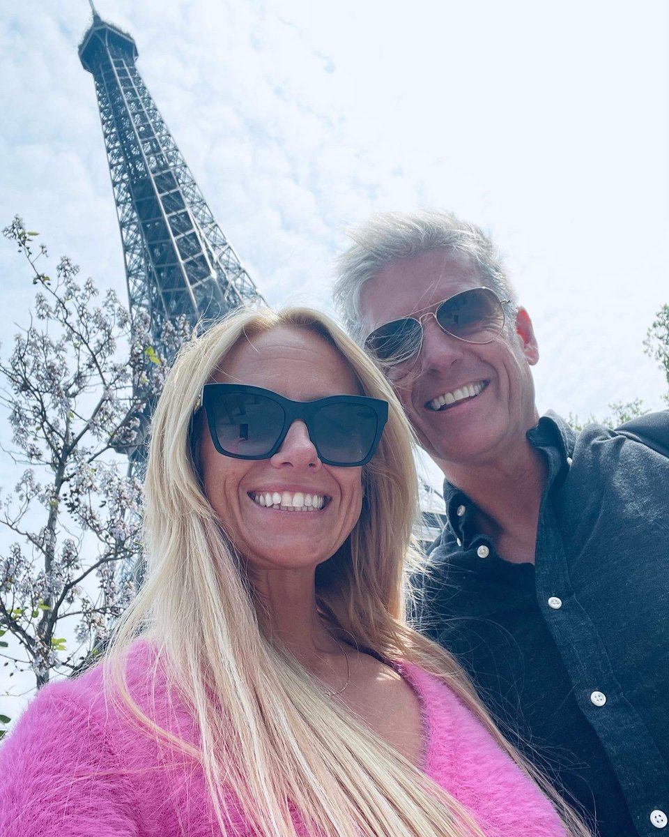 EllaBrocklebank's tweet photo. From Paris with love!! 🇫🇷🥂☀️🍾🚆
#elmoontour 🔥 #forever 🧡#howtomonday 🥰 #love ❤️ https://t.co/qnQ2KY35Ef