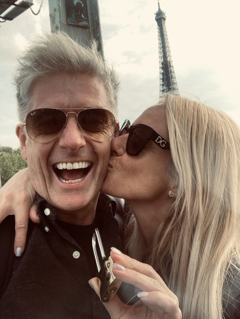 EllaBrocklebank's tweet photo. From Paris with love!! 🇫🇷🥂☀️🍾🚆
#elmoontour 🔥 #forever 🧡#howtomonday 🥰 #love ❤️ https://t.co/qnQ2KY35Ef