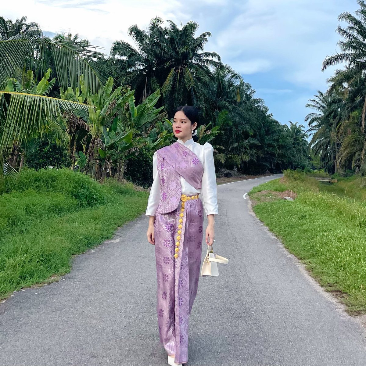 Tyyrahussein's tweet photo. Raya2022💜 https://t.co/vgI9FZtWe3