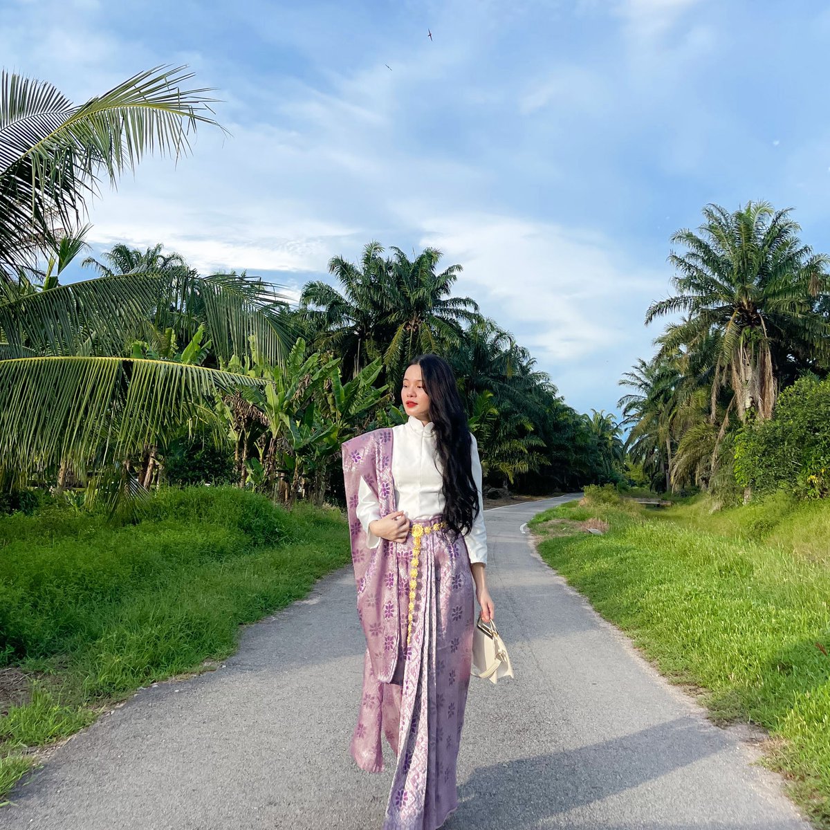 Tyyrahussein's tweet photo. Raya2022💜 https://t.co/vgI9FZtWe3