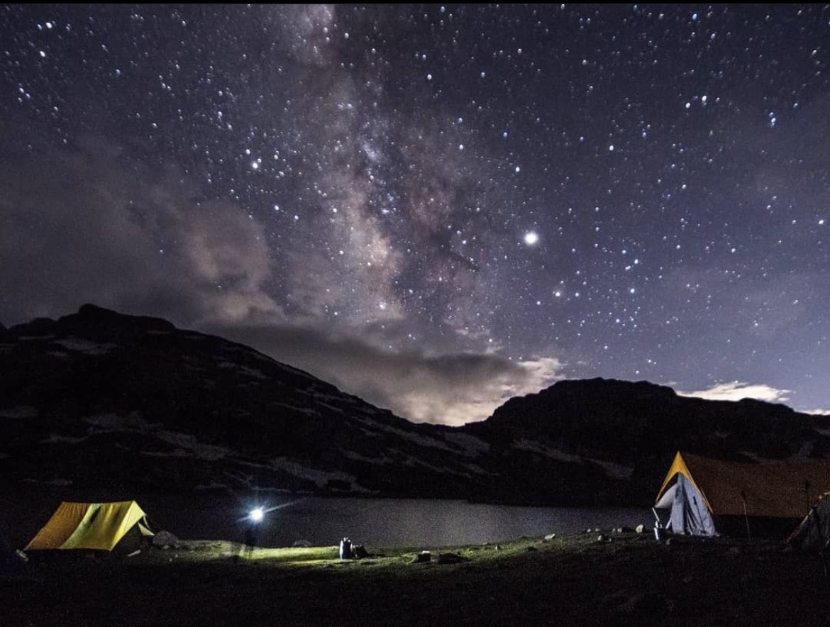 TrekkersofInd's tweet photo. The Tarsar Marsar trek takes you right to the heart of Kashmir. From the quaint village of Aru to the clearings of Lidderwat. 

From the rolling green mountains of Shekhawas to the massive alpine lakes. 

The setting is such that it leaves you visually stunned for weeks together! https://t.co/UCwJIXAQ8e