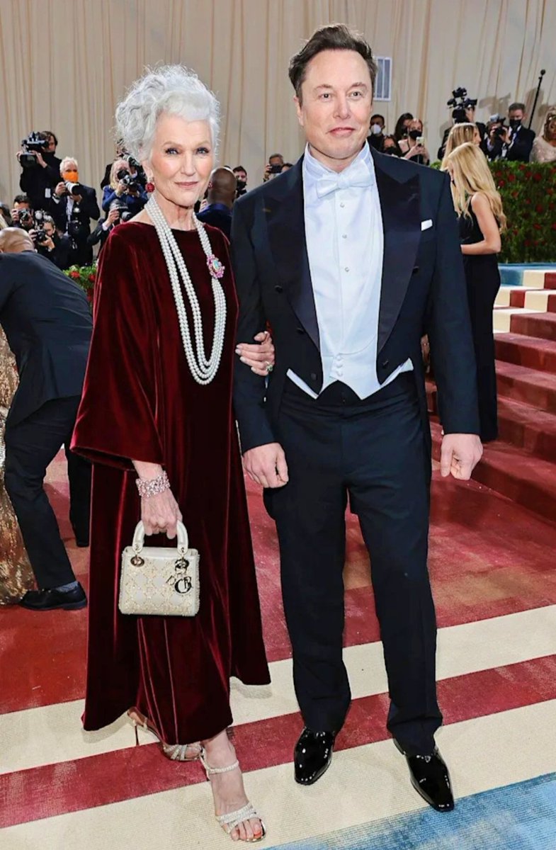 Yeeess! Mother &amp; son goals! 😍 <a href="/mayemusk/">Maye Musk</a> <a href="/elonmusk/">Elon Musk</a> 
#MetGala2022