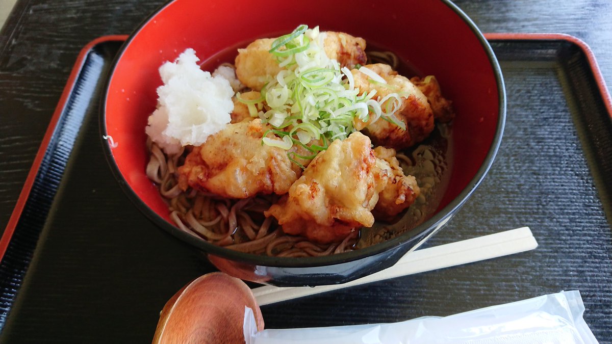 鳥天そば、いちご大福。紅ほっぺのイチゴと白餡とモチの組み合わせ、すごく美味しかったです😆 