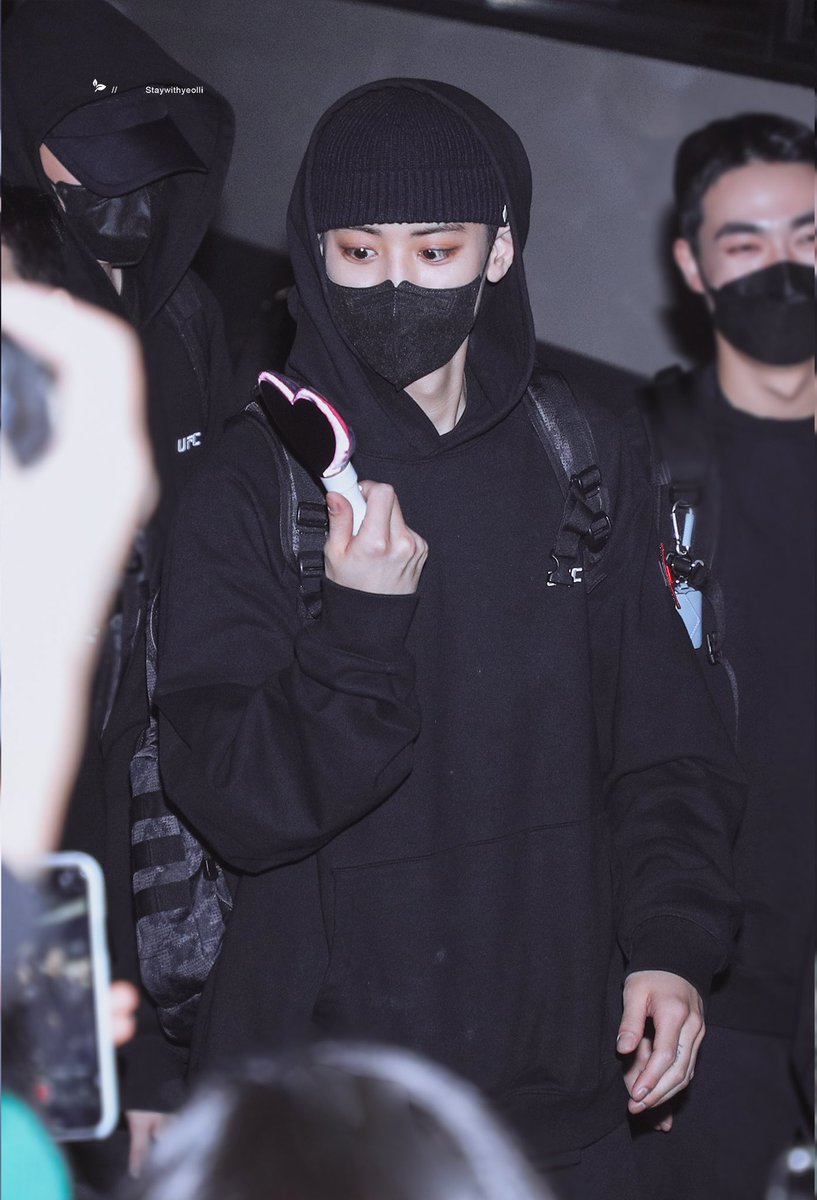 StayWithYeolli tweet media