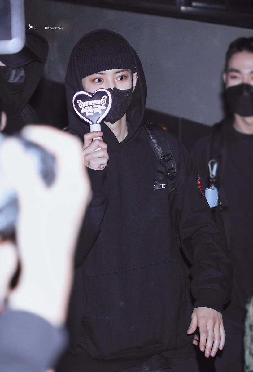 StayWithYeolli tweet media