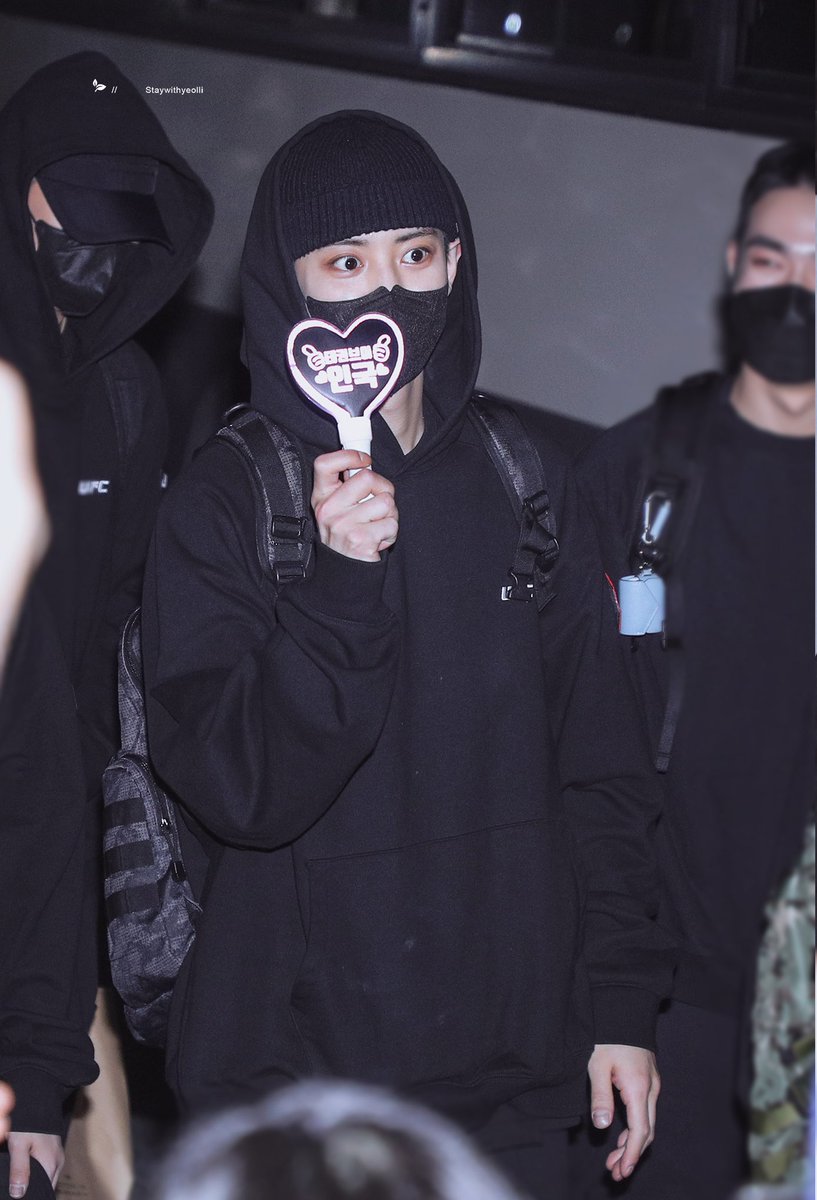 StayWithYeolli tweet media
