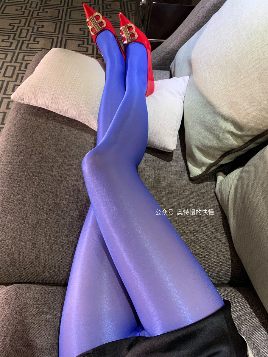 Neon40的妖姬蓝 闪瞎眼

#tights #wolford #丝袜诱惑 https://t.co/isrUAAPkDJ
