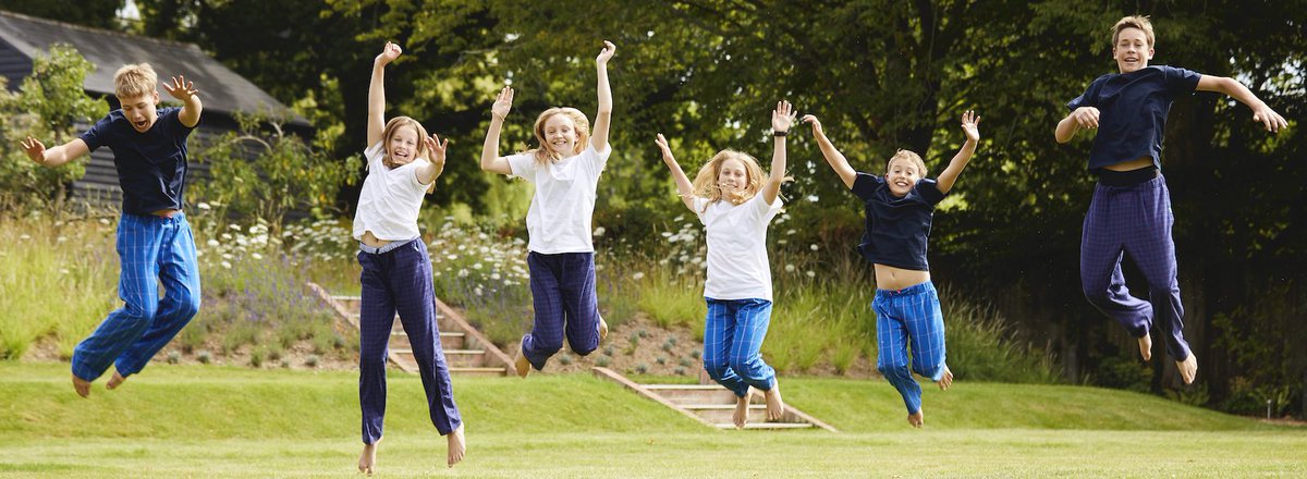 Love life …love Lounging

#brandsthatgiveback #supportsmallbusiness #investinrest #feelgooddogood #ethicalfashion #sustainablefashion #noplastic #loungewear #loungepants #organiccotton #organic #corozo