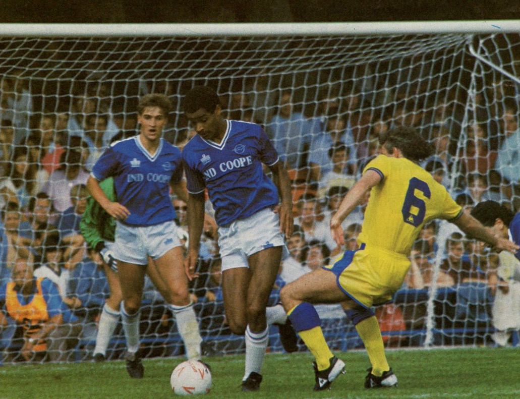 LCFCprogs's tweet photo. #FosseGold 🦊
17th Aug 1985
#LCFC v #EFC: A swift homecoming for Gary, but it's a brace from @Mark__Bright that steals the show...
FT: 3-1
#LeiEve @RussellOs5 @ianwilsonsoccer @GaryLineker #BobbySmith #RobKelly @reid6peter #AliMauchlen #GaryMcAllister https://t.co/oByYG9i2Y3