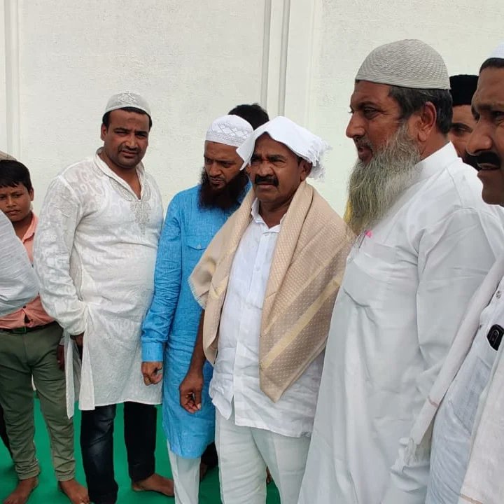 ಹರಿಹರದ ವಿವಿಧಡೆ ನಡೆದ ರಂಜಾನ್ ಸಂಭ್ರಮಾಚರಣೆಯಲ್ಲಿ ಪಾಲ್ಗೊಂಡು ಸಮಾಜದ ಬಂಧುಗಳಿಗೆ ರಂಜಾನ್ ಹಬ್ಬದ ಶುಭಾಶಯಗಳನ್ನು ಕೋರಲಾಯಿತು.
<a href="/INCKarnataka/">Karnataka Congress</a> <a href="/KPCCPresident/">D K Shivakumar, President, KPCC</a> <a href="/DKShivakumar/">DK Shivakumar</a> <a href="/INCHarihara/">Harihara Congress</a> <a href="/siddaramaiah/">Siddaramaiah</a> <a href="/SaleemAhmadINC/">Saleem Ahmed</a> <a href="/utkhader/">UT Khader</a> <a href="/BZZameerAhmedK/">B Z Zameer Ahmed Khan</a>