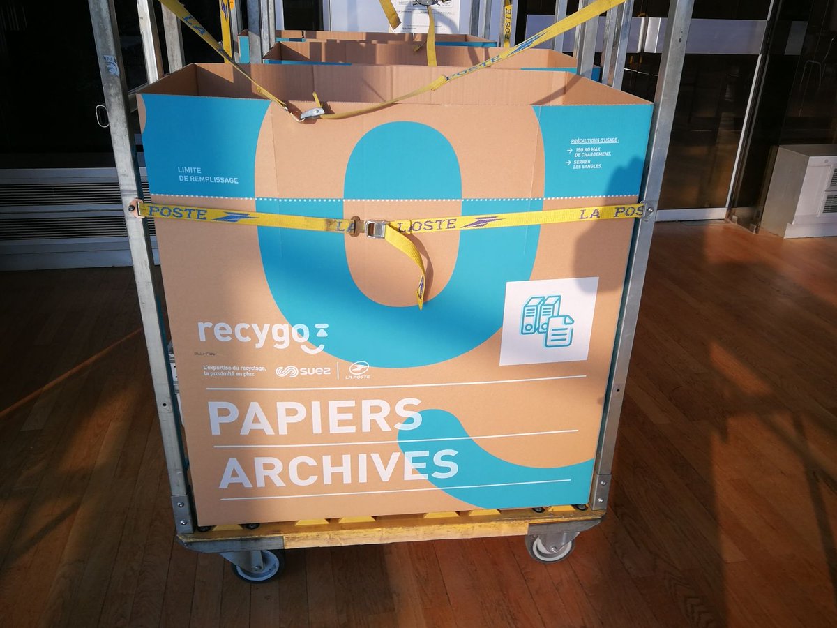 6 000 tonnes➡️c’est le poids des bulletins de vote inutilisés en France métropolitaine après les élections de 2022!
2 filiales de <a href="/GroupeLaPoste/">La Poste Groupe</a> s'engagent : <a href="/recygo/">Recygo</a>  pour collecter les bulletins et <a href="/NouvelleAttitud/">Nouvelle Attitude</a>, entreprise d’insertion prof, pour les trier.
@Eco_Circulaire