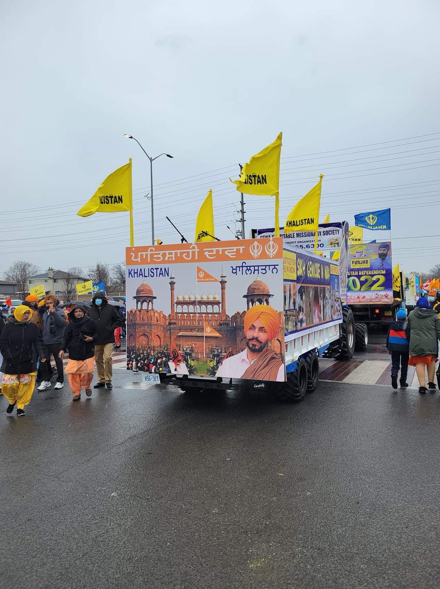 When you hear #K_stan is just a political battle then y #NagarKirtan are used as 'tool' for it,
Problem is Punjab dispora is failed to get rid of it, they try to make excuses that it's just 'fring' to save themselves.
#Malton #Canada