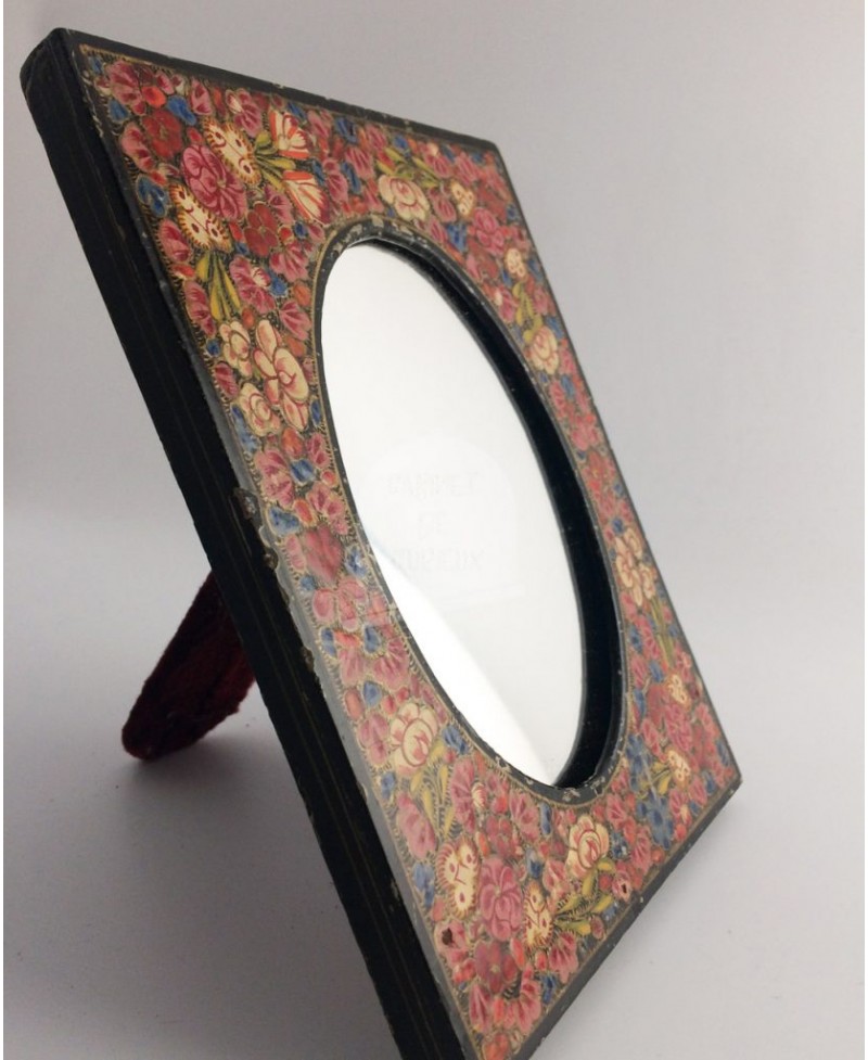 Cab_Curiosite's tweet photo. Syndrome de Narcisse ou mise en beauté matinale, ce petit miroir #retro est idéal et très stylé. 
A découvrir ici : 
https://t.co/l8SGAiFqQ1

#vintage #design #antiques #brocante #beauty #déco #decor https://t.co/f10SqzMzKZ